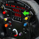 Imagen para el artículo titulado Para qué sirven todos los botones en el volante de 25.000 dólares de un bólido Indy Car